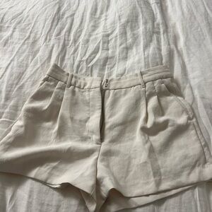 aritzia effortless short